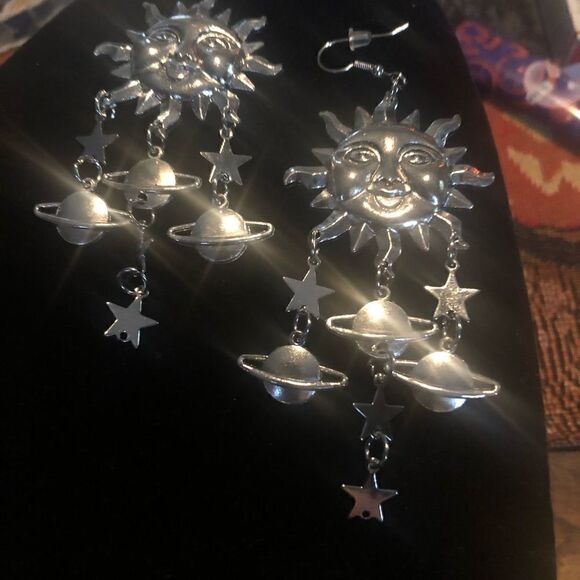 Celestial sun star solar system earrings super cute - Picture 3 of 3